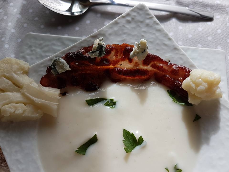 30262093_1248708935262085_698296845503299584_n